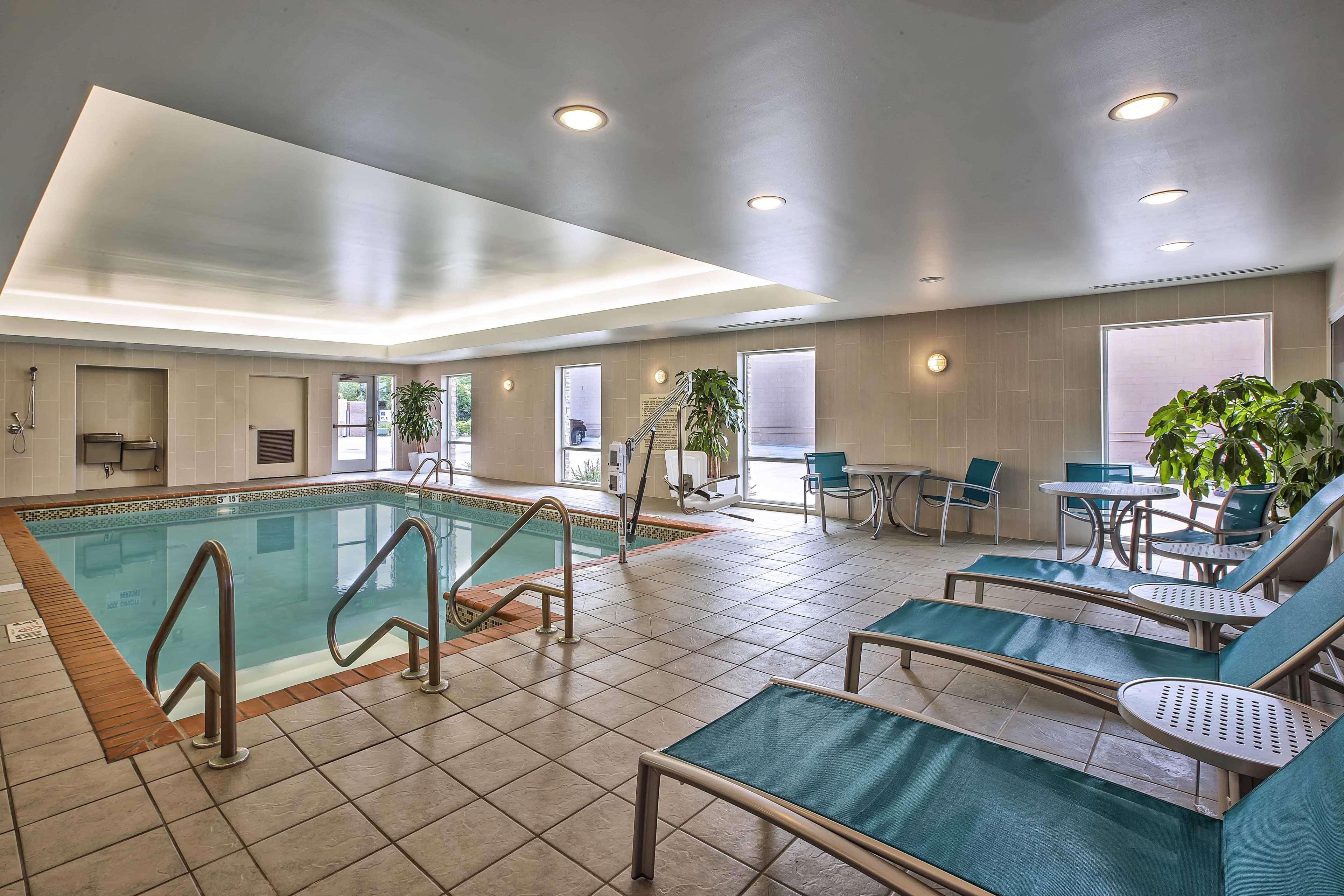 Hampton Inn By Hilton West Bloomfield Novi Фармингтон-Хиллз Экстерьер фото